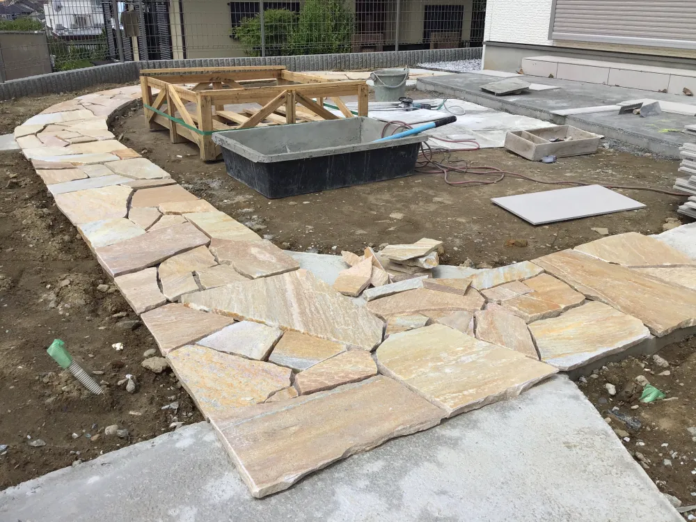 園路 天然石仮置き 園路 天然石仮置き