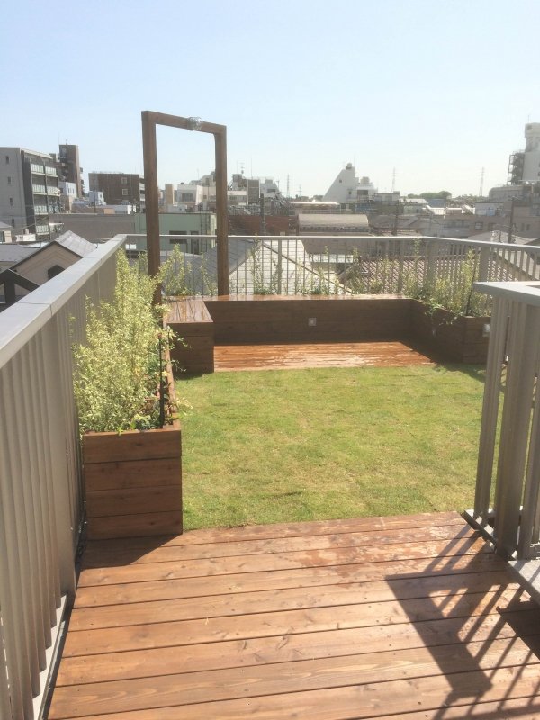 A Rooftop Garden Layout