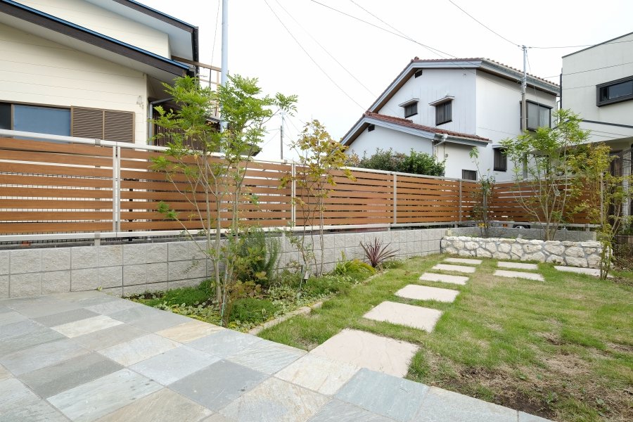 Lawn Garden & Tile Terrace