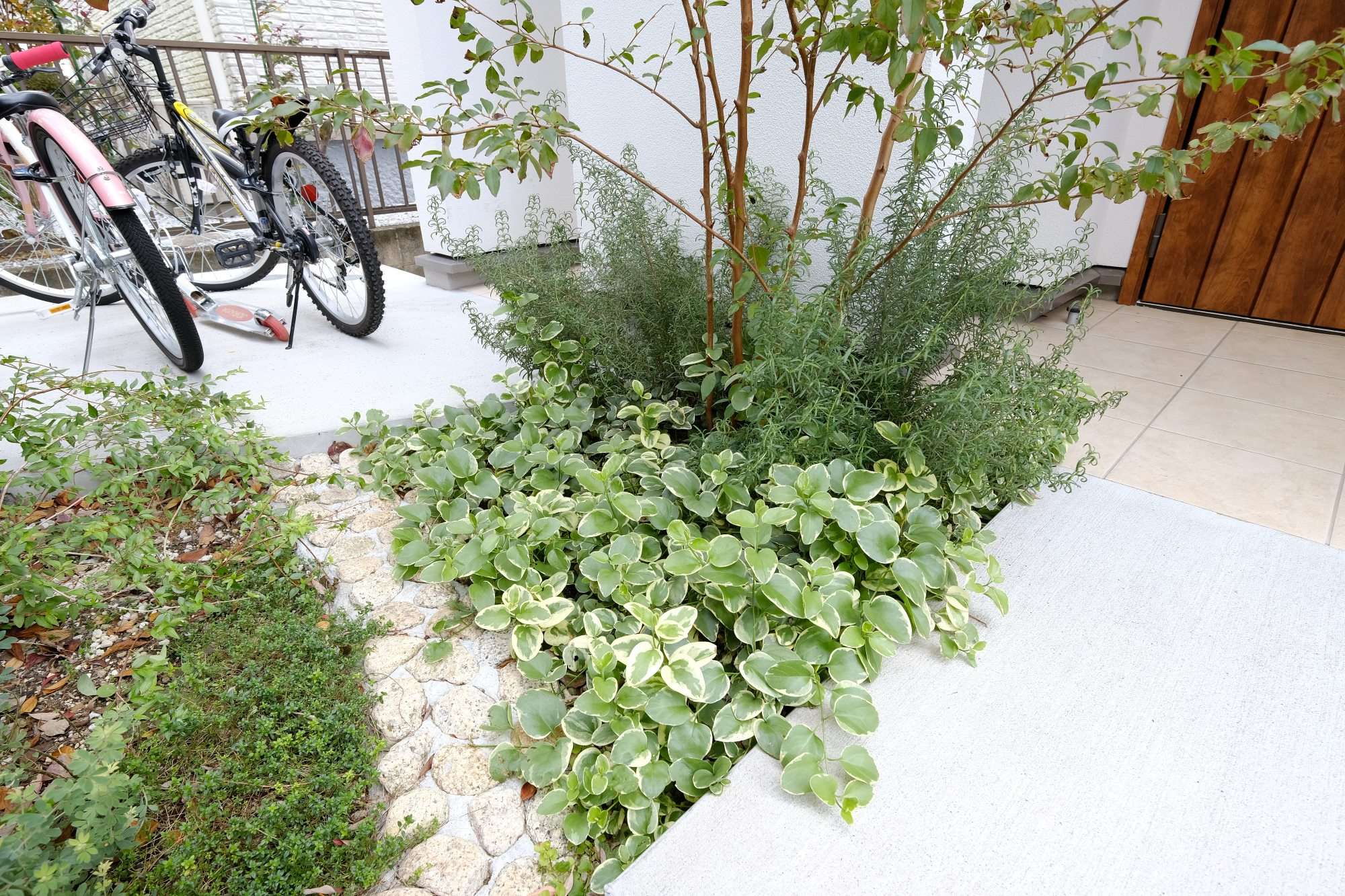 隠しスロープはゴロタ石造り