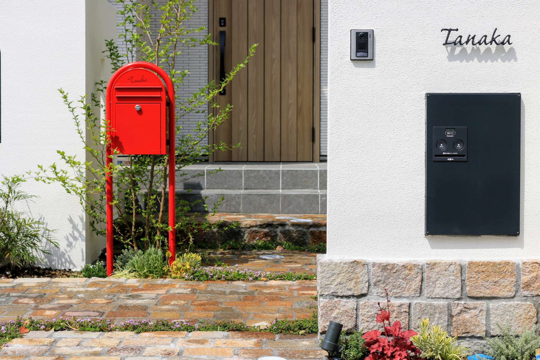 フランドル・ポルフィリ石畳のアプローチ