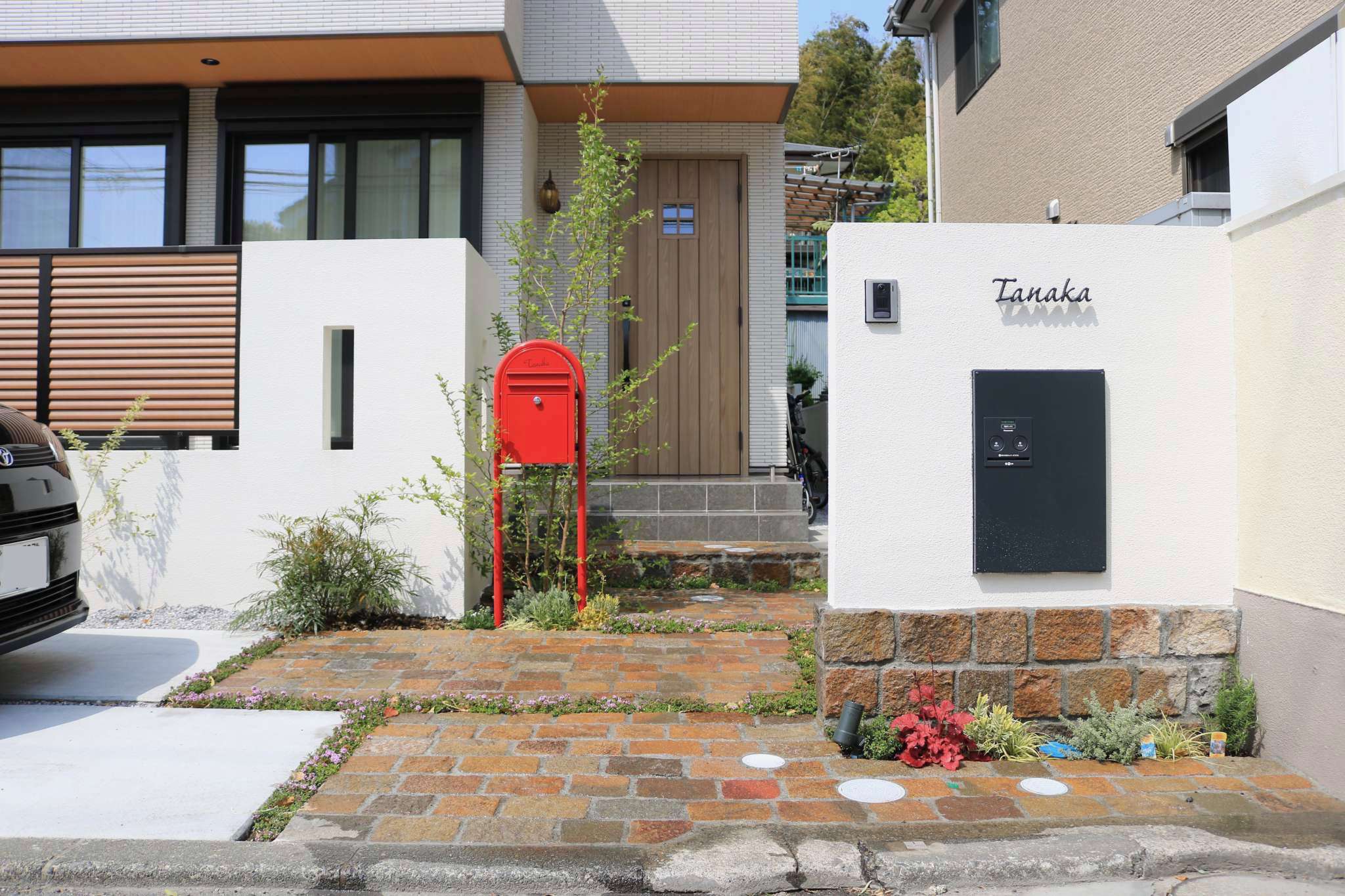 フランドル・ポルフィリ石畳のアプローチ