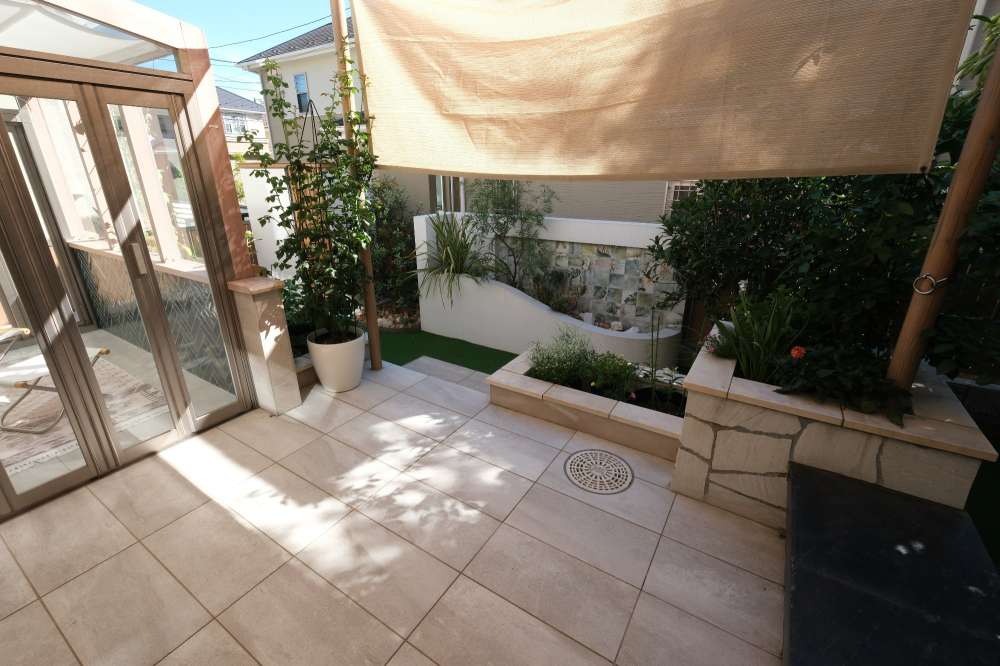 中庭にあるテラス