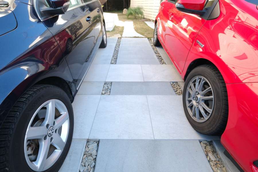 表情のある駐車場